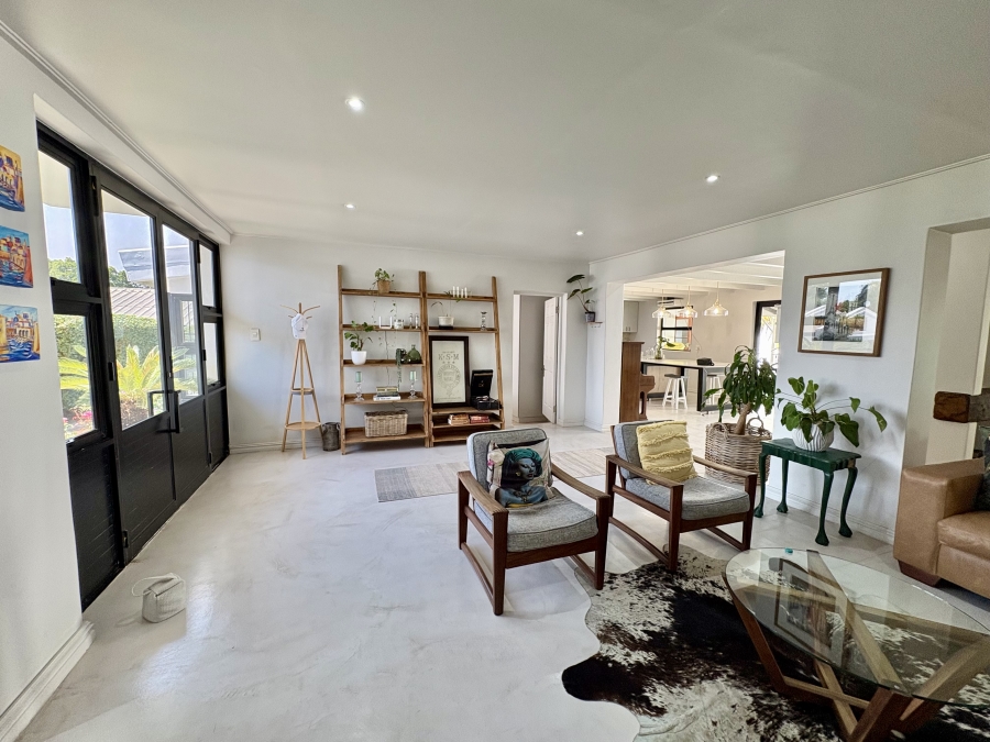 4 Bedroom Property for Sale in Hoog En Droog Western Cape